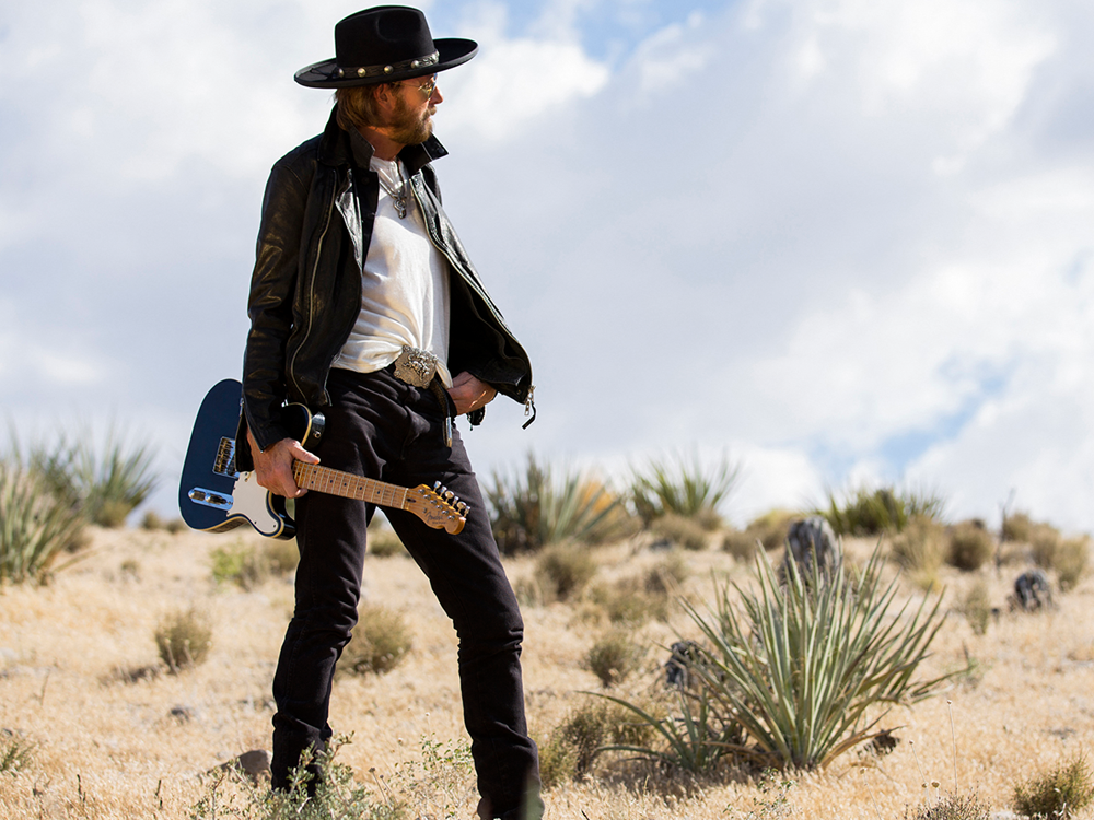 Ronnie Dunn Turns It Up to 11 for New Single, “Damn Drunk,” Featuring Kix Brooks