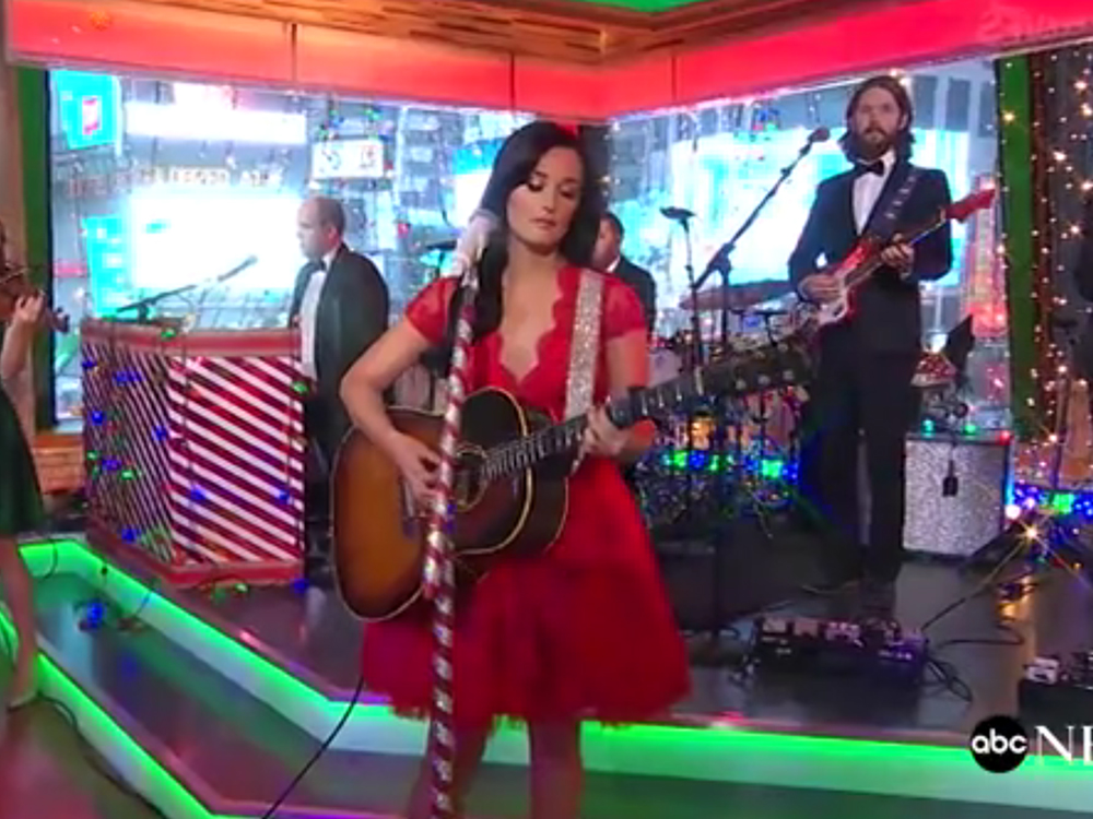 Grab a Tissue and Watch Kacey Musgraves’ Emotional Performance of “Christmas Makes Me Cry” on “Good Morning America”