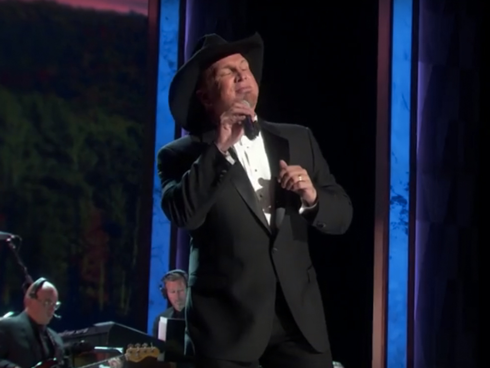 Watch Garth Brooks and Darius Rucker’s Soul-Soothing Performances in Tribute to James Taylor at the Kennedy Center Honors
