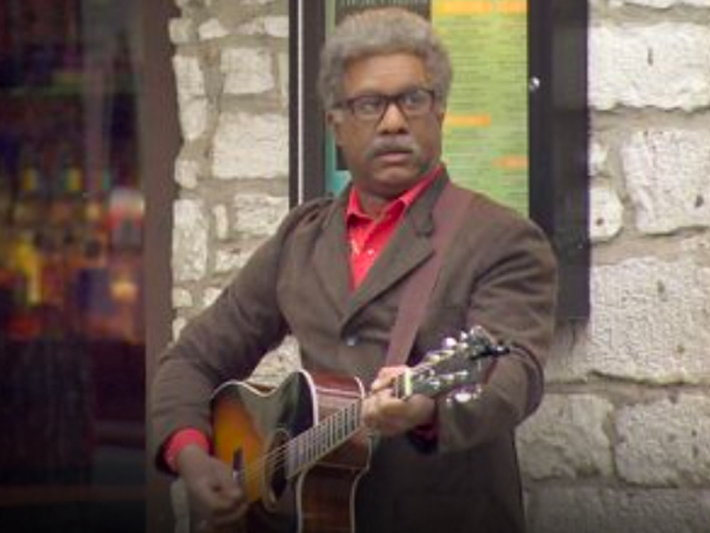 Watch Darius Rucker Hit the Streets of Austin as a Busker on “Undercover Boss”